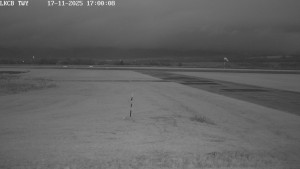 Letiště Cheb - Pojezdová dráha, Runway - 17.11.2025 v 17:00 Letiště Cheb - Pojezdová dráha, Runway - 17.11.2025 v 17:00