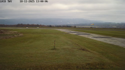 Pojezdová dráha, Runway