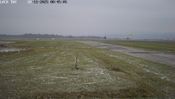 Pojezdová dráha, Runway