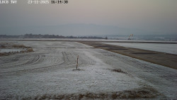 Pojezdová dráha, Runway