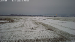 Pojezdová dráha, Runway