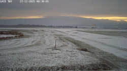 Pojezdová dráha, Runway