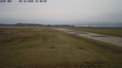 Pojezdová dráha, Runway