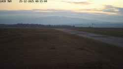 Pojezdová dráha, Runway