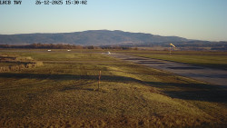 Pojezdová dráha, Runway