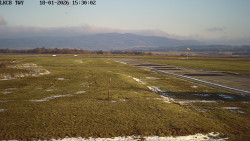 Pojezdová dráha, Runway