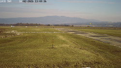 Pojezdová dráha, Runway