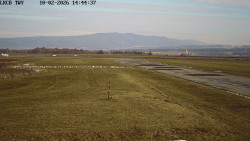 Pojezdová dráha, Runway