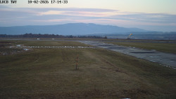 Pojezdová dráha, Runway