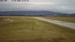 Pojezdová dráha, Runway