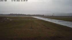 Pojezdová dráha, Runway