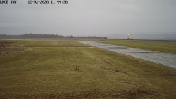 Pojezdová dráha, Runway