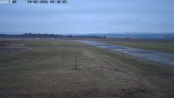 Pojezdová dráha, Runway