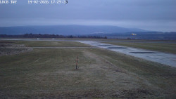 Pojezdová dráha, Runway