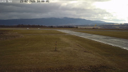 Pojezdová dráha, Runway