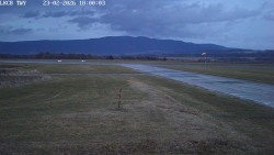 Pojezdová dráha, Runway