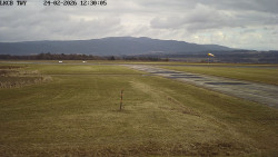 Pojezdová dráha, Runway