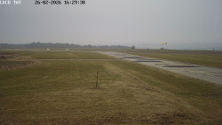 Pojezdová dráha, Runway