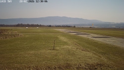 Pojezdová dráha, Runway