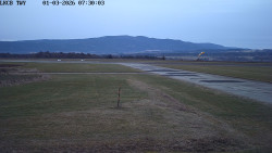 Pojezdová dráha, Runway