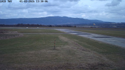 Pojezdová dráha, Runway