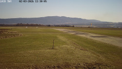 Pojezdová dráha, Runway