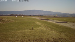 Pojezdová dráha, Runway