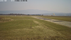 Pojezdová dráha, Runway