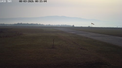 Pojezdová dráha, Runway