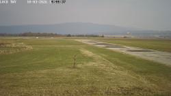 Pojezdová dráha, Runway