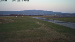 Pojezdová dráha, Runway