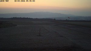 Letiště Cheb - Pojezdová dráha, Runway - 18.3.2026 v 05:45