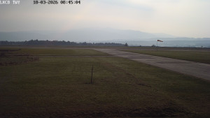 Letiště Cheb - Pojezdová dráha, Runway - 18.3.2026 v 08:45