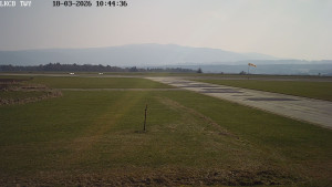 Letiště Cheb - Pojezdová dráha, Runway - 18.3.2026 v 10:45