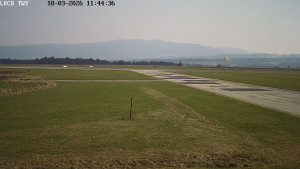 Letiště Cheb - Pojezdová dráha, Runway - 18.3.2026 v 11:45