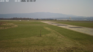 Letiště Cheb - Pojezdová dráha, Runway - 18.3.2026 v 12:45