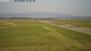 Letiště Cheb - Pojezdová dráha, Runway - 18.3.2026 v 16:45