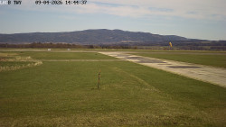 Pojezdová dráha, Runway