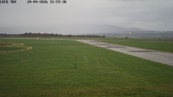 Pojezdová dráha, Runway