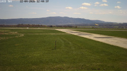 Pojezdová dráha, Runway