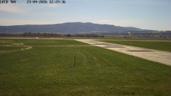 Pojezdová dráha, Runway