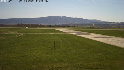 Pojezdová dráha, Runway