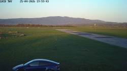 Pojezdová dráha, Runway