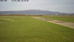 Pojezdová dráha, Runway