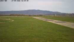 Pojezdová dráha, Runway