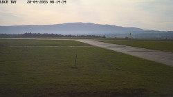 Pojezdová dráha, Runway