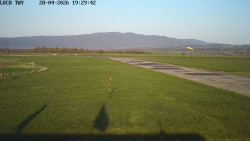 Pojezdová dráha, Runway