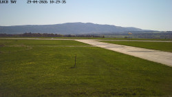 Pojezdová dráha, Runway