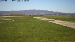 Pojezdová dráha, Runway