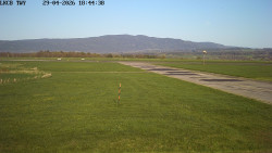 Pojezdová dráha, Runway